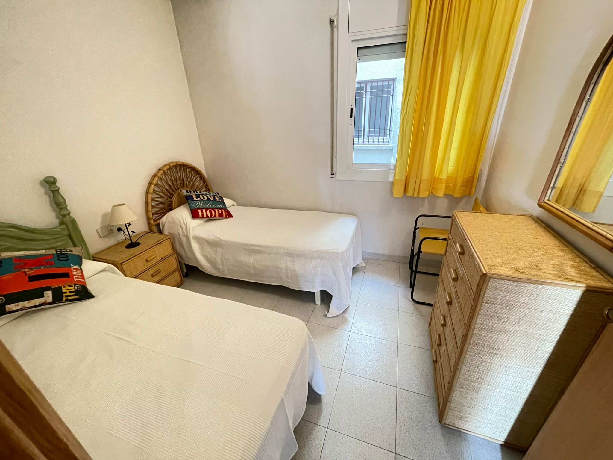 habitación dos camas,Apartamento turístico calafell